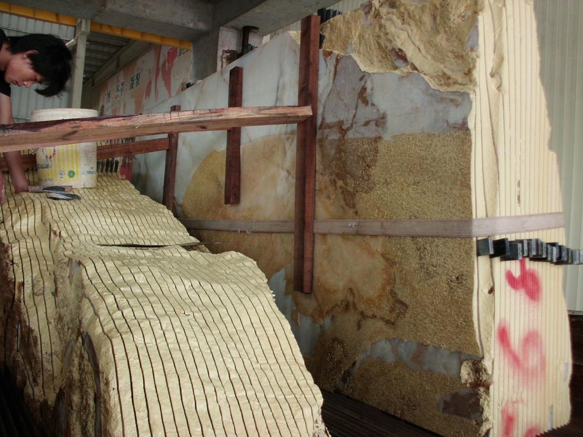 white onyx slabs