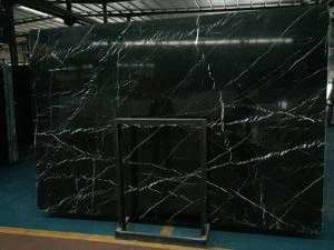 Мраморная плита из черной маркизы